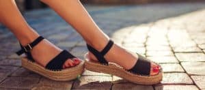 Sandales pour pieds larges